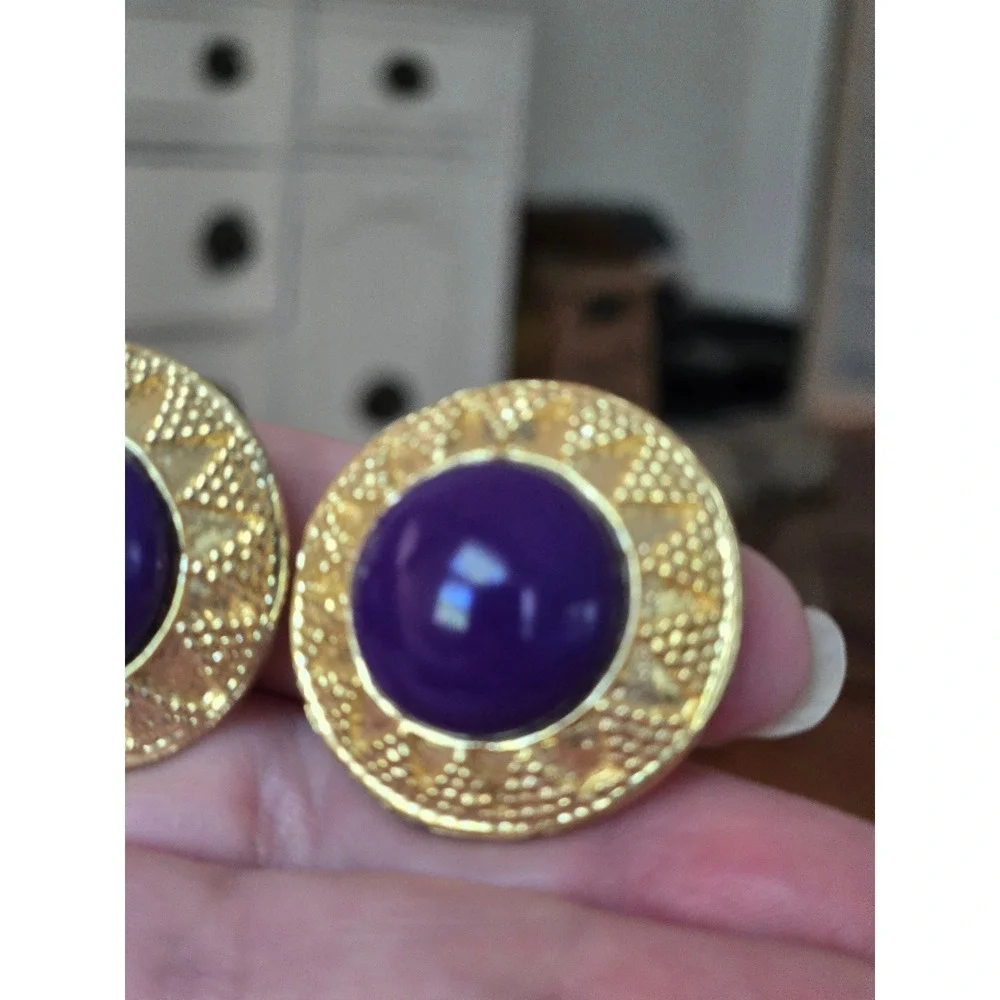 Purple Cabachon Goldtone Round Earrings Chunky 80s Vintage Clip